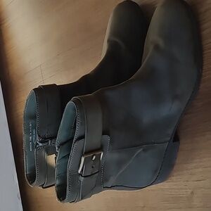 Cole haan green boots